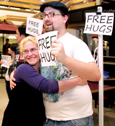 Campus club offers free hugs